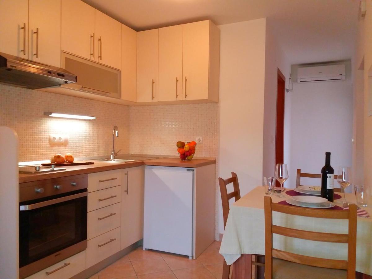 Apartments With A Parking Space Jelsa, Hvar - 8713 เยลซา ภายนอก รูปภาพ