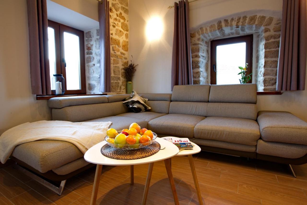 Apartments With A Parking Space Jelsa, Hvar - 8713 เยลซา ภายนอก รูปภาพ