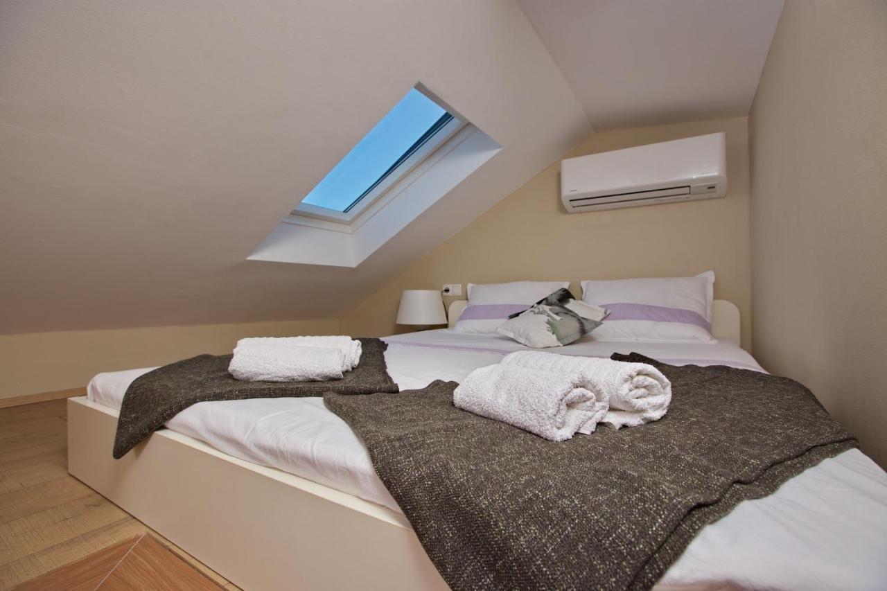 Apartments With A Parking Space Jelsa, Hvar - 8713 เยลซา ภายนอก รูปภาพ
