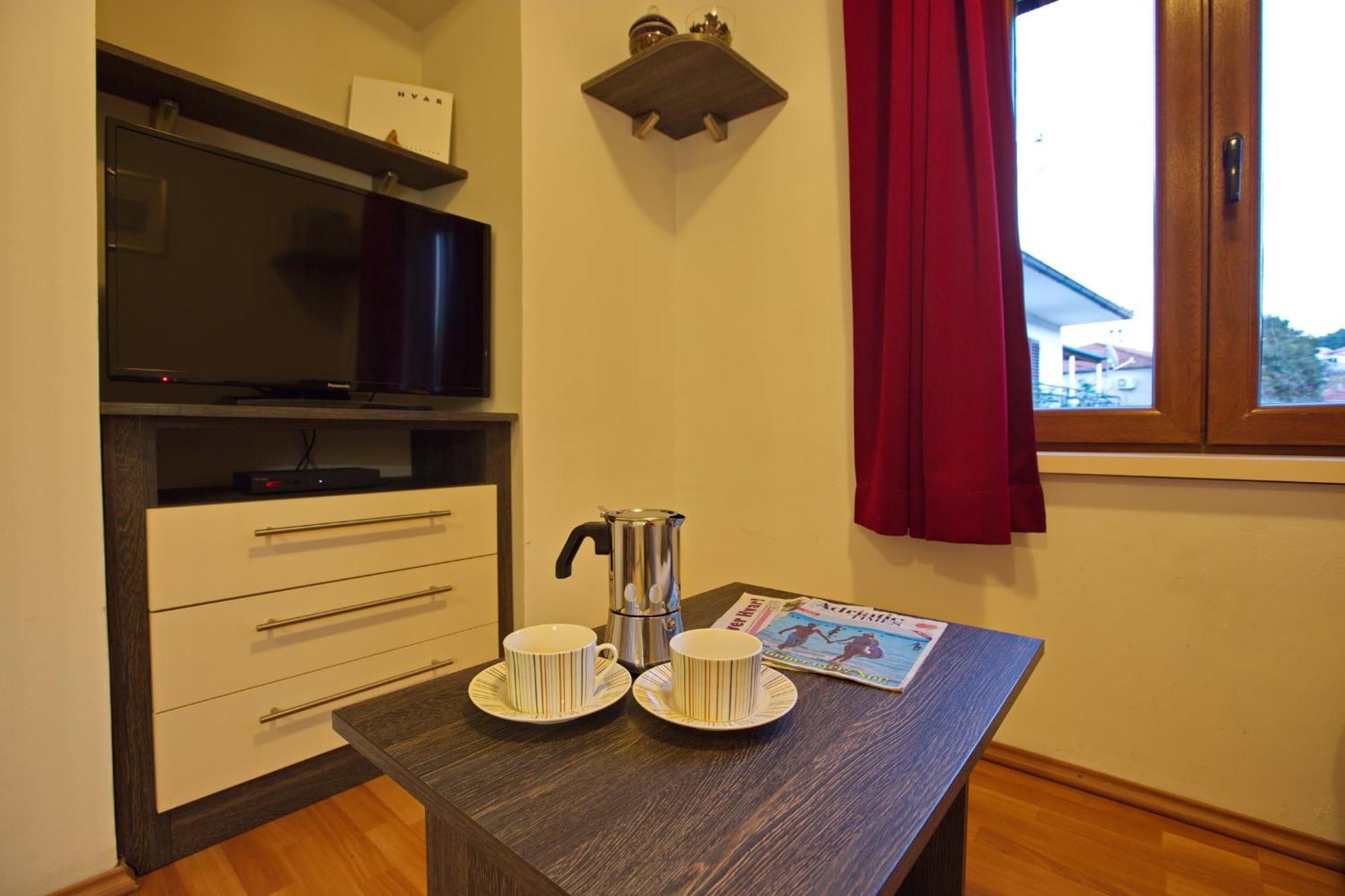 Apartments With A Parking Space Jelsa, Hvar - 8713 เยลซา ห้อง รูปภาพ