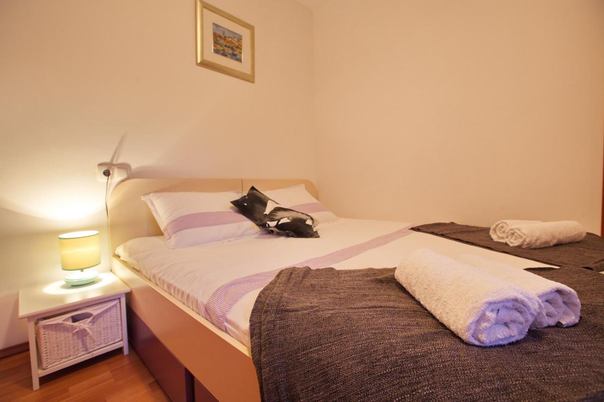 Apartments With A Parking Space Jelsa, Hvar - 8713 เยลซา ห้อง รูปภาพ
